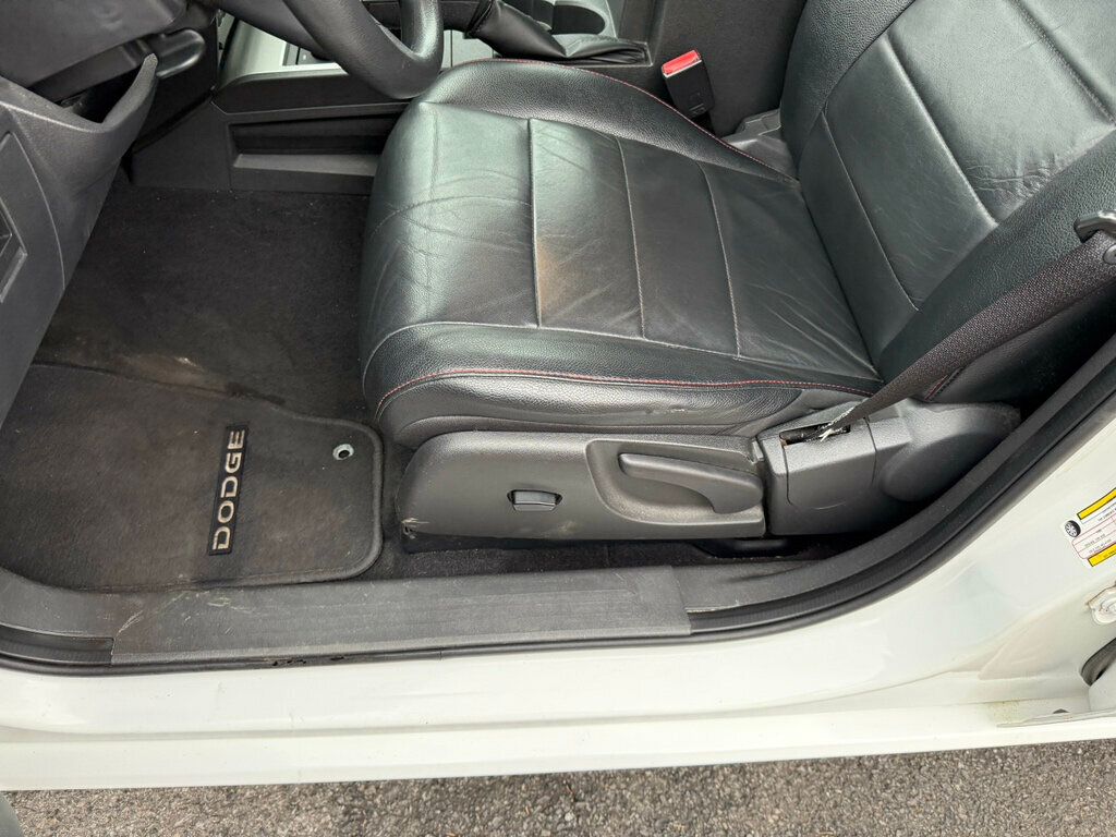 2011 Dodge Nitro Owned by a Family member - 22952600 - 19