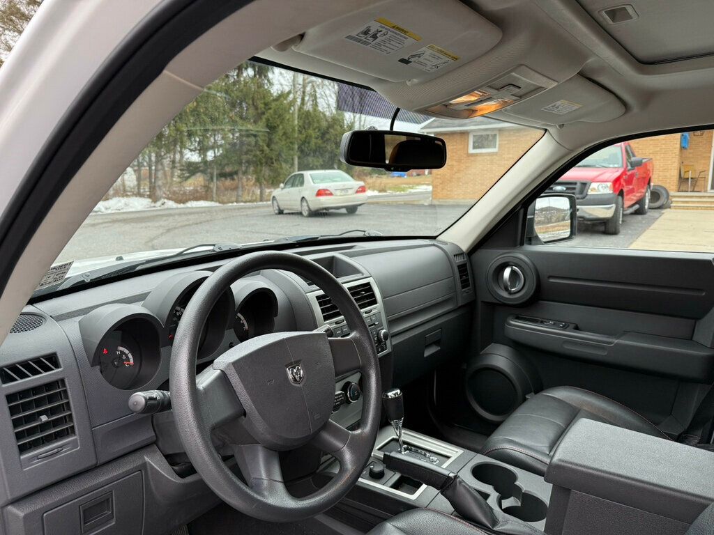 2011 Dodge Nitro Owned by a Family member - 22952600 - 21