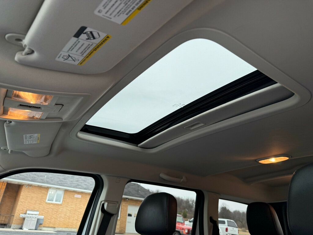 2011 Dodge Nitro Owned by a Family member - 22952600 - 23