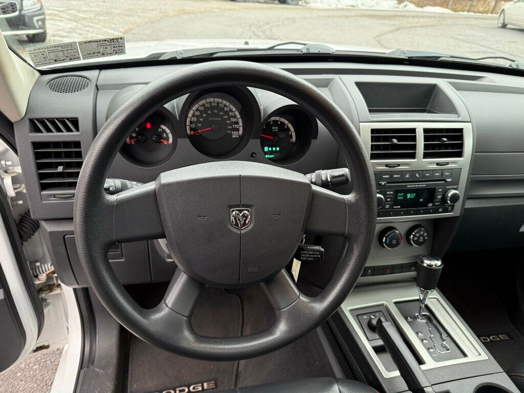 2011 Dodge Nitro Owned by a Family member - 22952600 - 24