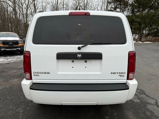 2011 Dodge Nitro Owned by a Family member - 22952600 - 3