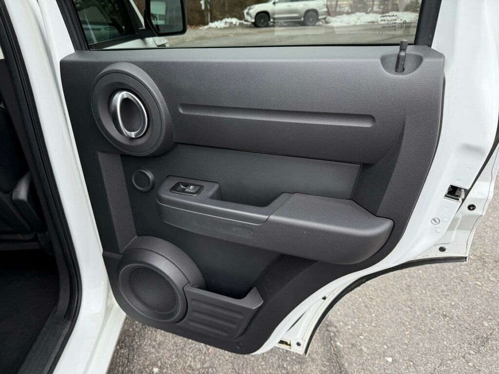 2011 Dodge Nitro Owned by a Family member - 22952600 - 42