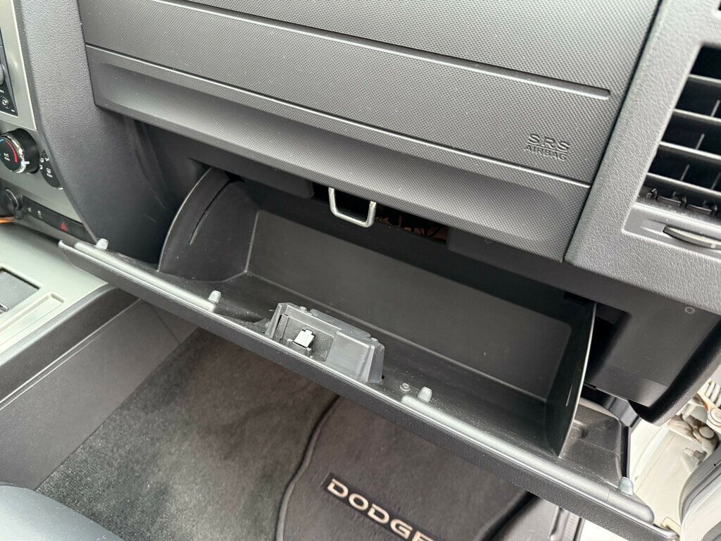 2011 Dodge Nitro Owned by a Family member - 22952600 - 53