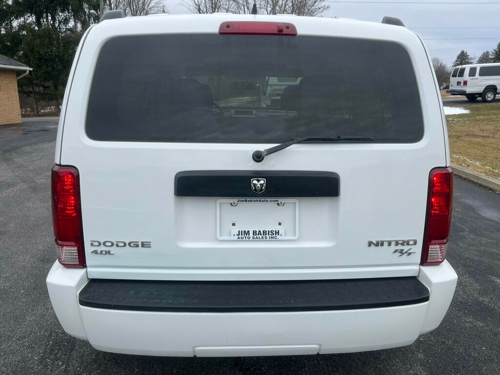 2011 Dodge Nitro Owned by a Family member - 22952600 - 57