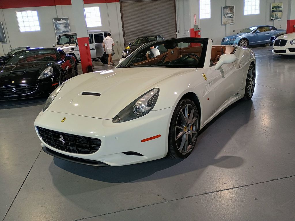2011 Ferrari California 2dr Convertible Clean Carfax Florida Car - 23011510 - 0
