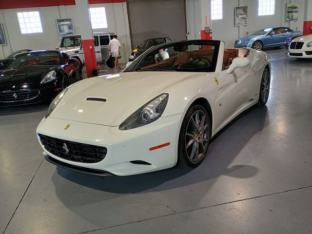 2011 Ferrari California 2dr Convertible Clean Carfax Florida Car - 23011510 - 0