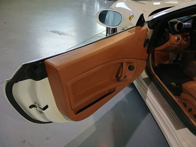 2011 Ferrari California 2dr Convertible Clean Carfax Florida Car - 23011510 - 12