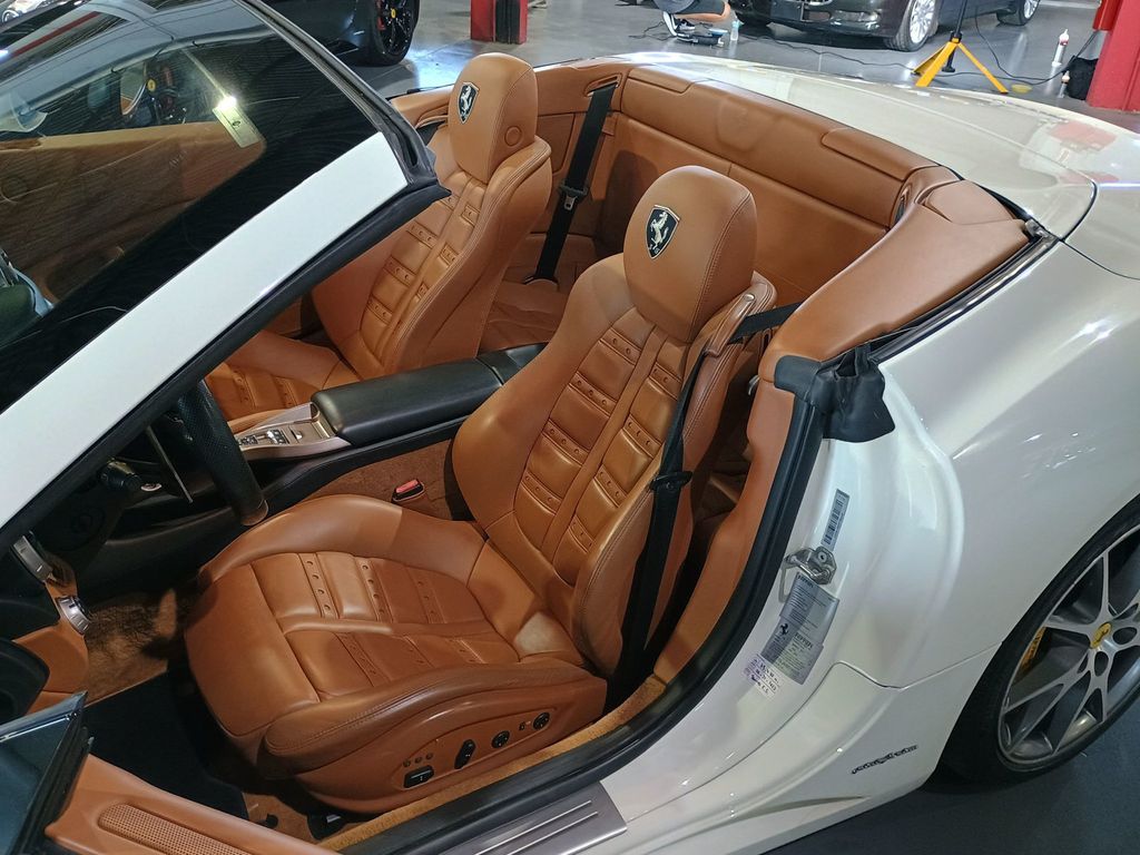 2011 Ferrari California 2dr Convertible Clean Carfax Florida Car - 23011510 - 14
