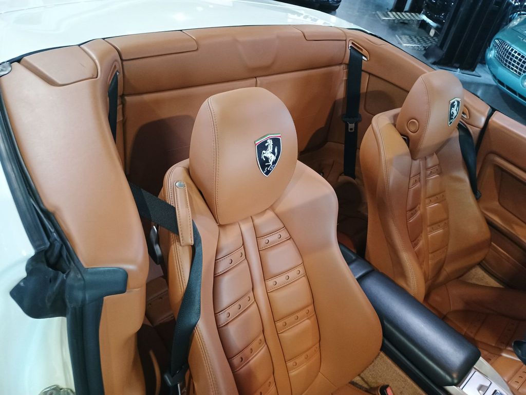 2011 Ferrari California 2dr Convertible Clean Carfax Florida Car - 23011510 - 32
