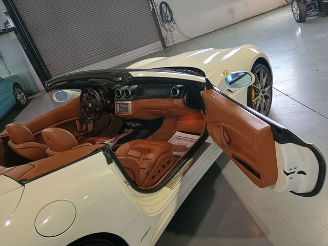 2011 Ferrari California 2dr Convertible Clean Carfax Florida Car - 23011510 - 36