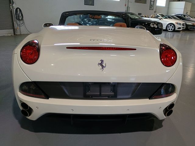 2011 Ferrari California 2dr Convertible Clean Carfax Florida Car - 23011510 - 4