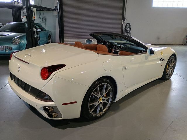 2011 Ferrari California 2dr Convertible Clean Carfax Florida Car - 23011510 - 6