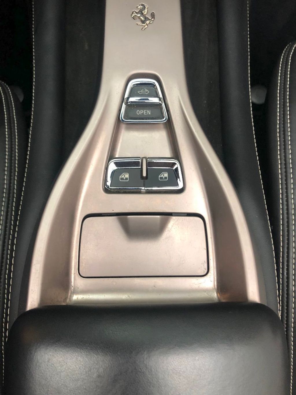 2011 Ferrari California photo 18