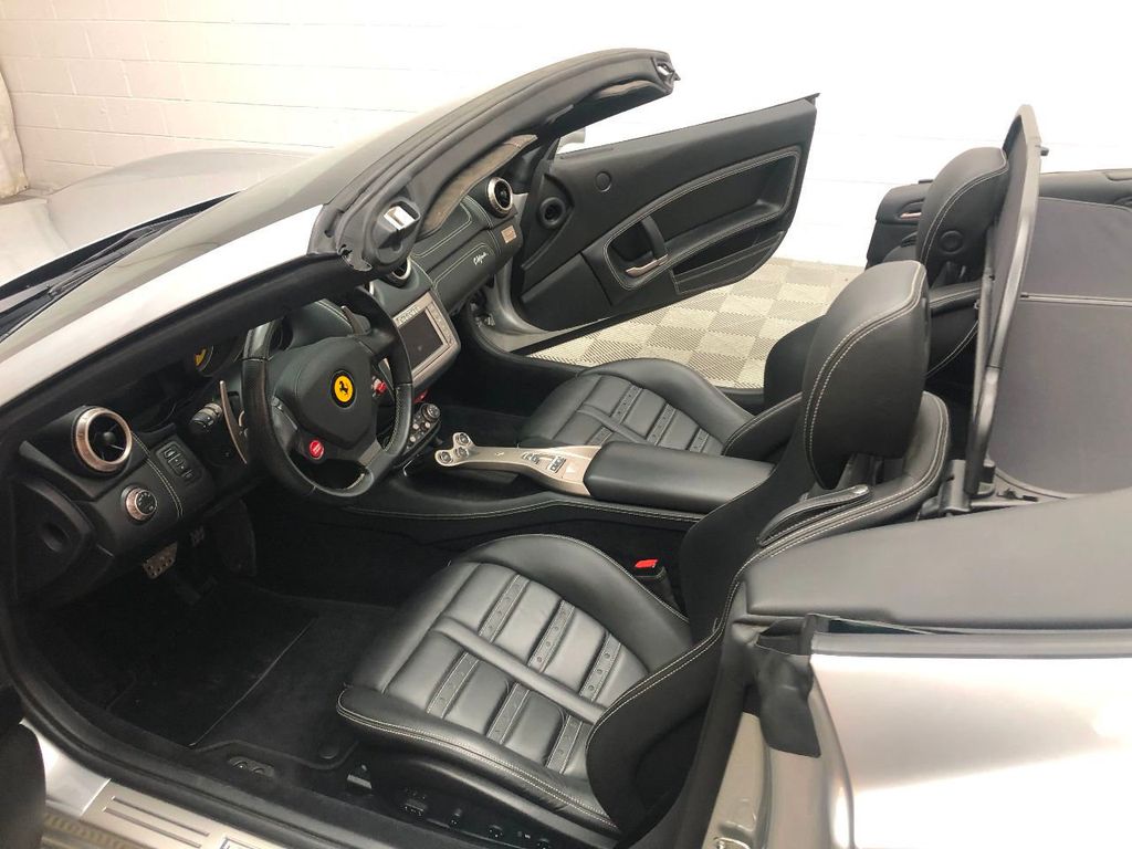 2011 Ferrari California photo 23