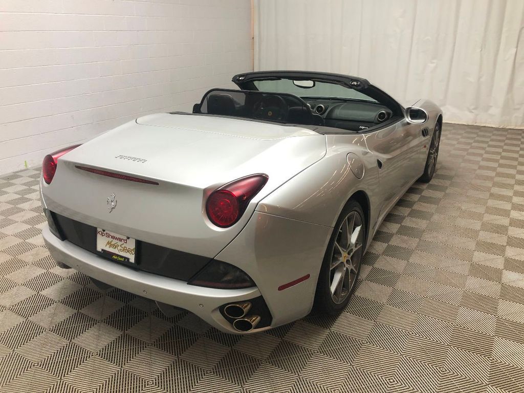 2011 Ferrari California photo 4