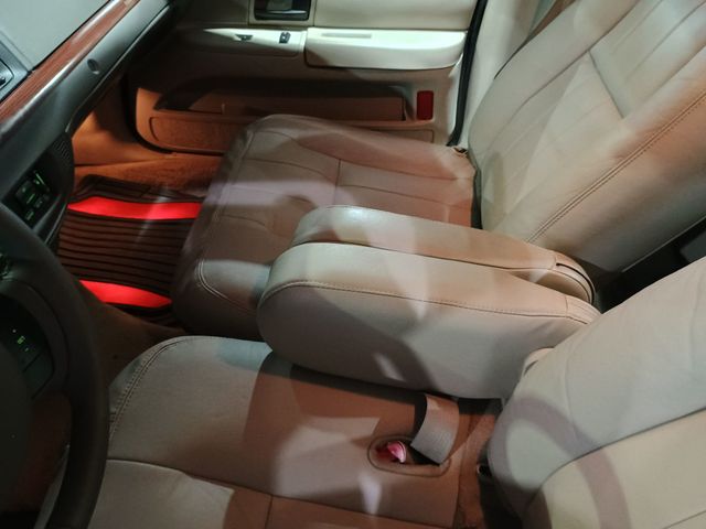 2011 Ford Crown Victoria LX Clean Carfax Florida Car - 23067873 - 21