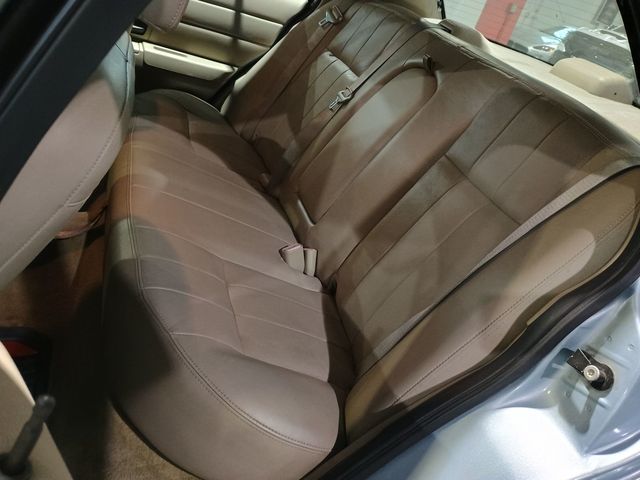 2011 Ford Crown Victoria LX Clean Carfax Florida Car - 23067873 - 31