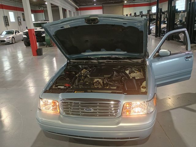 2011 Ford Crown Victoria LX Clean Carfax Florida Car - 23067873 - 41