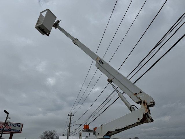 2011 Ford E350 SD 35 FOOT ALTEC BUCKET BOOM VAN OTHERS IN STOCK - 22362285 - 1