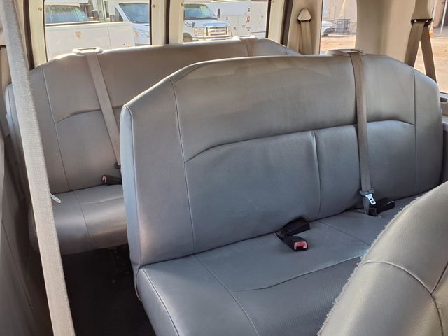 2011 Ford E350 Super Duty 15 Passenger Van - 23003951 - 17