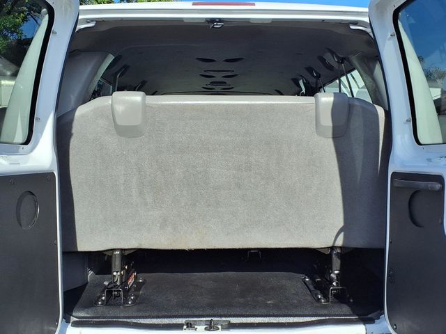 2011 Ford E350 Super Duty 15 Passenger Van - 23003951 - 19