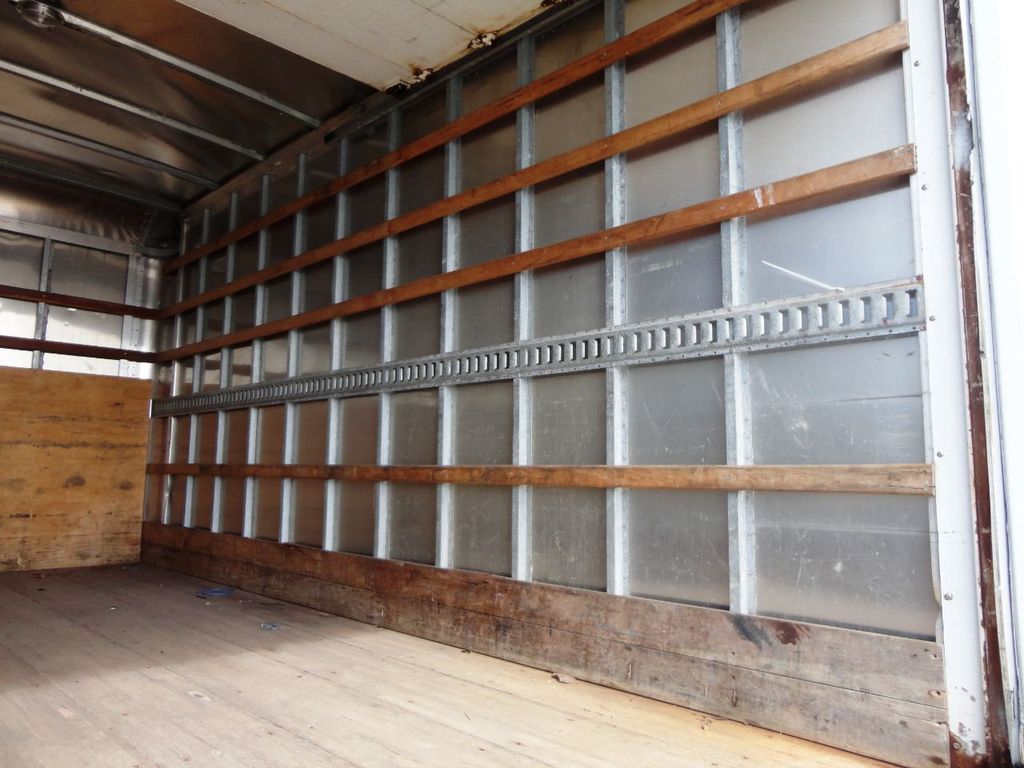 2011 Ford E450 16FT DRY BOX. W/ RAMP.. BOX TRUCK CARGO TRUCK - 21133628 - 16