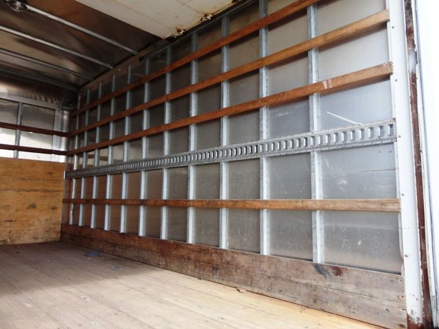 2011 Ford E450 16FT DRY BOX. W/ RAMP.. BOX TRUCK CARGO TRUCK - 21133628 - 16