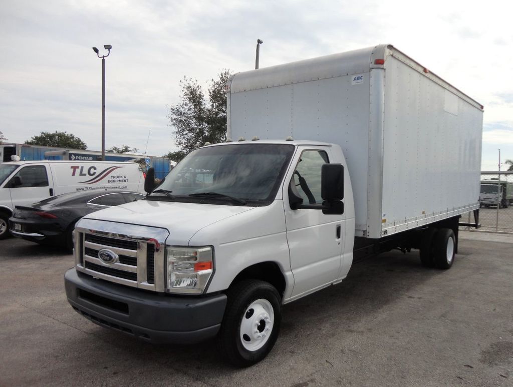 2011 Ford E450 18FT DRY BOX. BOX TRUCK CARGO TRUCK - 21216615 - 3