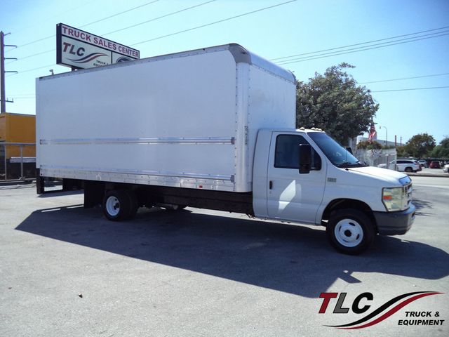 2011 Ford E450 With 20ft Dry Cargo Moving Box Truck and Pull Out Ramp - 22797944 - 0