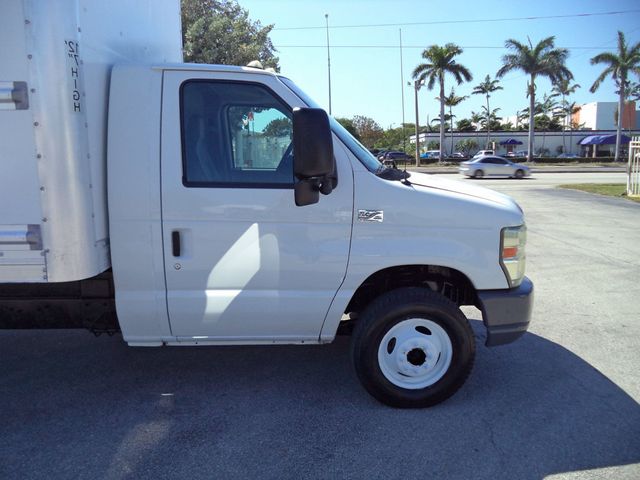 2011 Ford E450 With 20ft Dry Cargo Moving Box Truck and Pull Out Ramp - 22797944 - 17