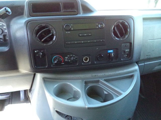 2011 Ford E450 With 20ft Dry Cargo Moving Box Truck and Pull Out Ramp - 22797944 - 28