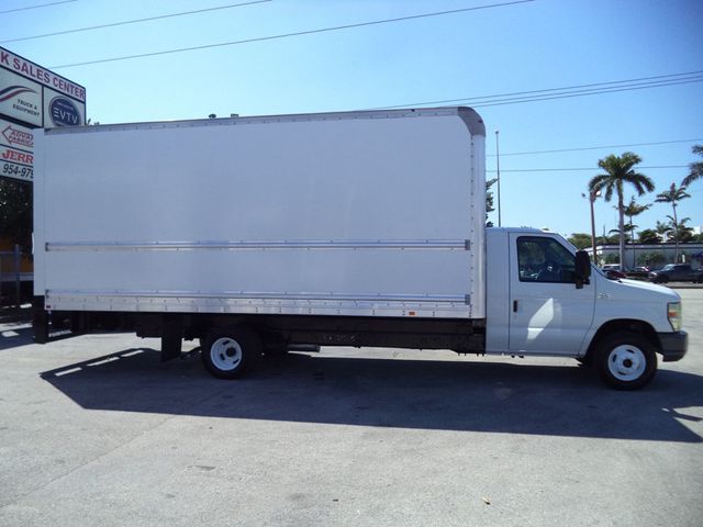 2011 Ford E450 With 20ft Dry Cargo Moving Box Truck and Pull Out Ramp - 22797944 - 2