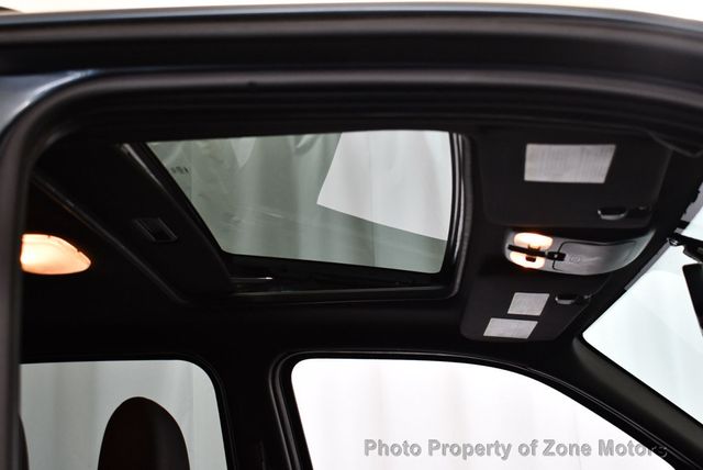 2011 Ford Escape 4WD 4dr XLT - 22469332 - 17