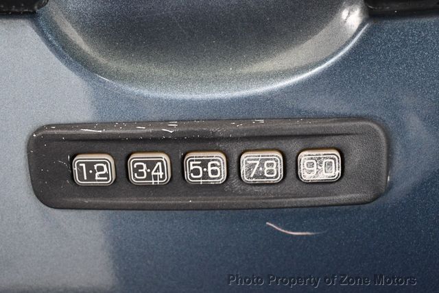 2011 Ford Escape 4WD 4dr XLT - 22469332 - 32