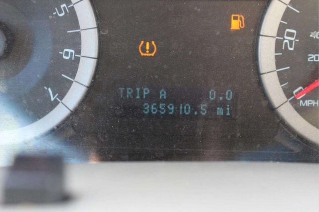 2011 Ford Escape Base 4dr SUV - 23024678 - 9