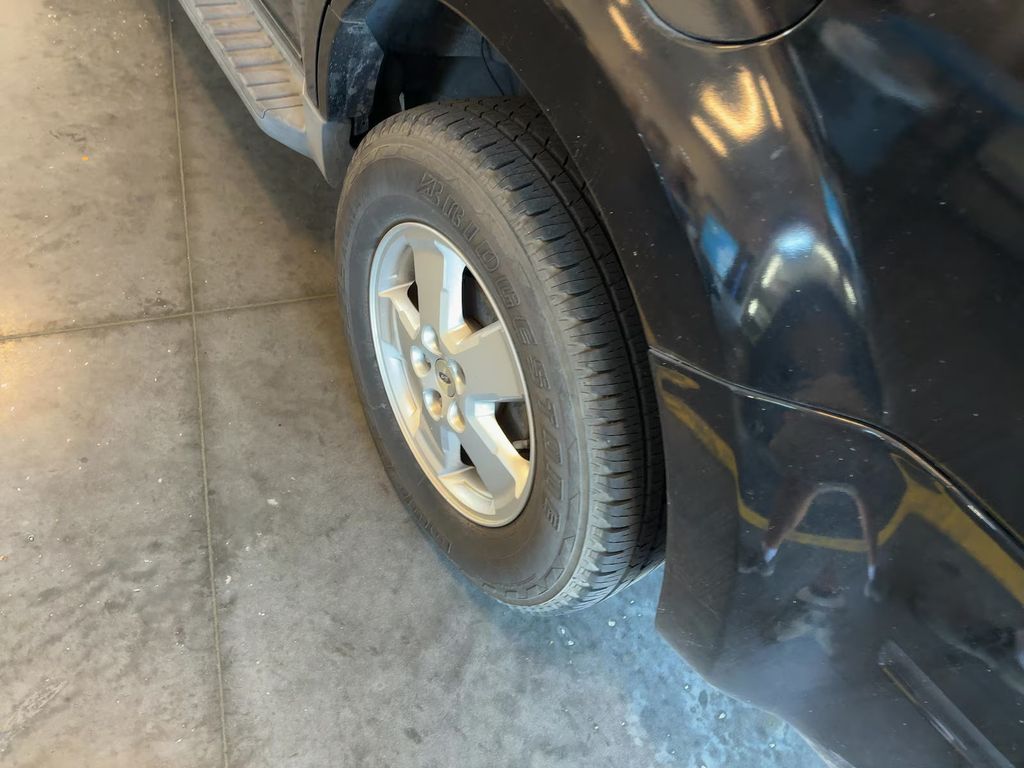 2011 Ford Escape FWD 4dr XLT Clean Carfax Florida SUV - 22947395 - 13