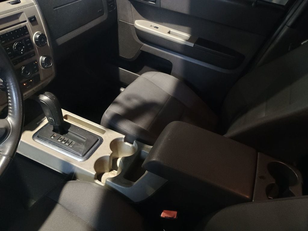 2011 Ford Escape FWD 4dr XLT Clean Carfax Florida SUV - 22947395 - 38