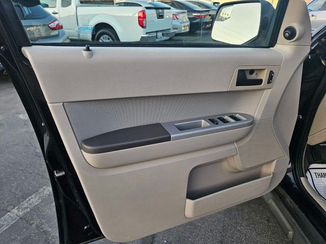 2011 Ford Escape XLT 4dr SUV - 22863147 - 9