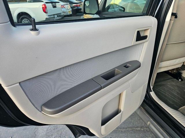 2011 Ford Escape XLT 4dr SUV - 22863147 - 11