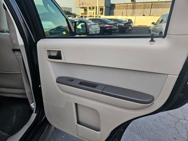 2011 Ford Escape XLT 4dr SUV - 22863147 - 14