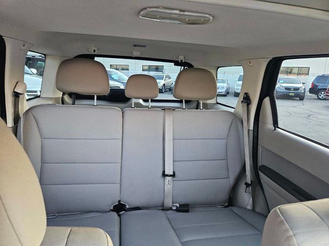 2011 Ford Escape XLT 4dr SUV - 22863147 - 17