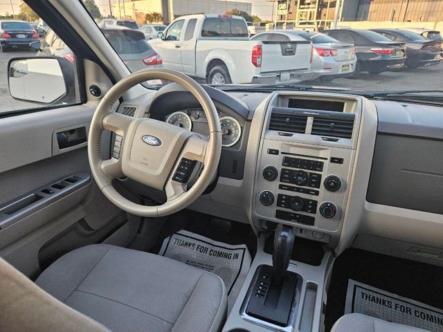 2011 Ford Escape XLT 4dr SUV - 22863147 - 19