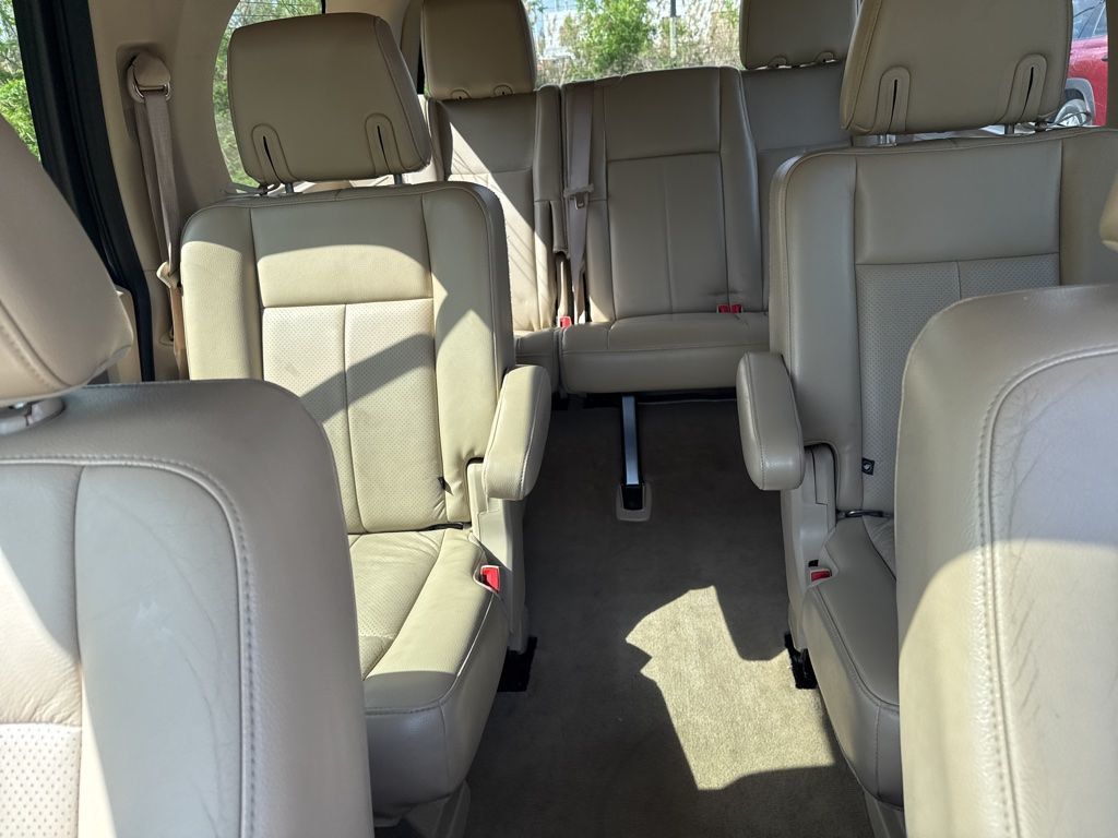 2011 Ford Expedition 4WD 4dr XLT - 23022763 - 9