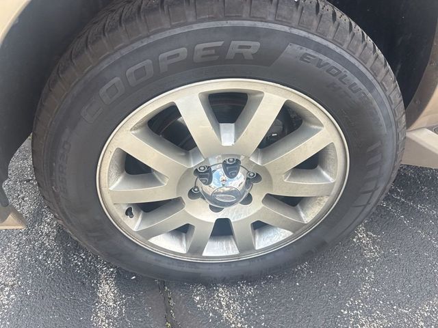 2011 Ford Expedition 4WD 4dr XLT - 23022763 - 1
