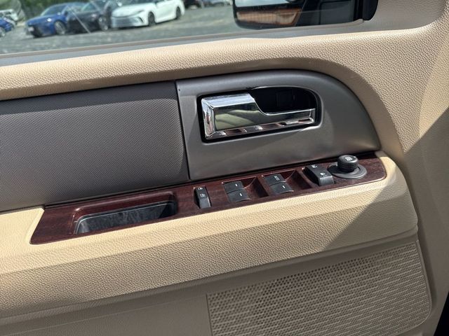 2011 Ford Expedition 4WD 4dr XLT - 23022763 - 7