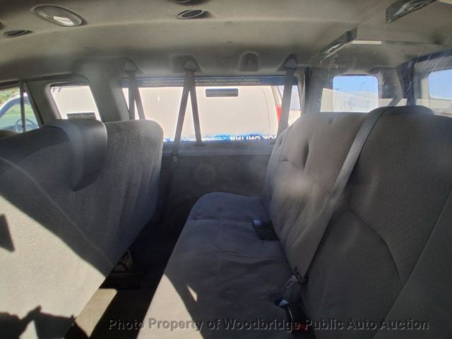 2011 Ford E-350  - 23044535 - 9