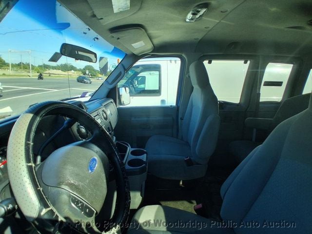 2011 Ford E-350  - 23044535 - 6