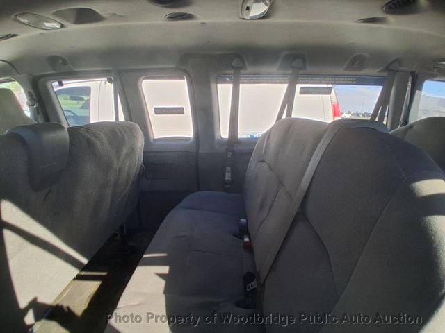2011 Ford E-350  - 23044535 - 8