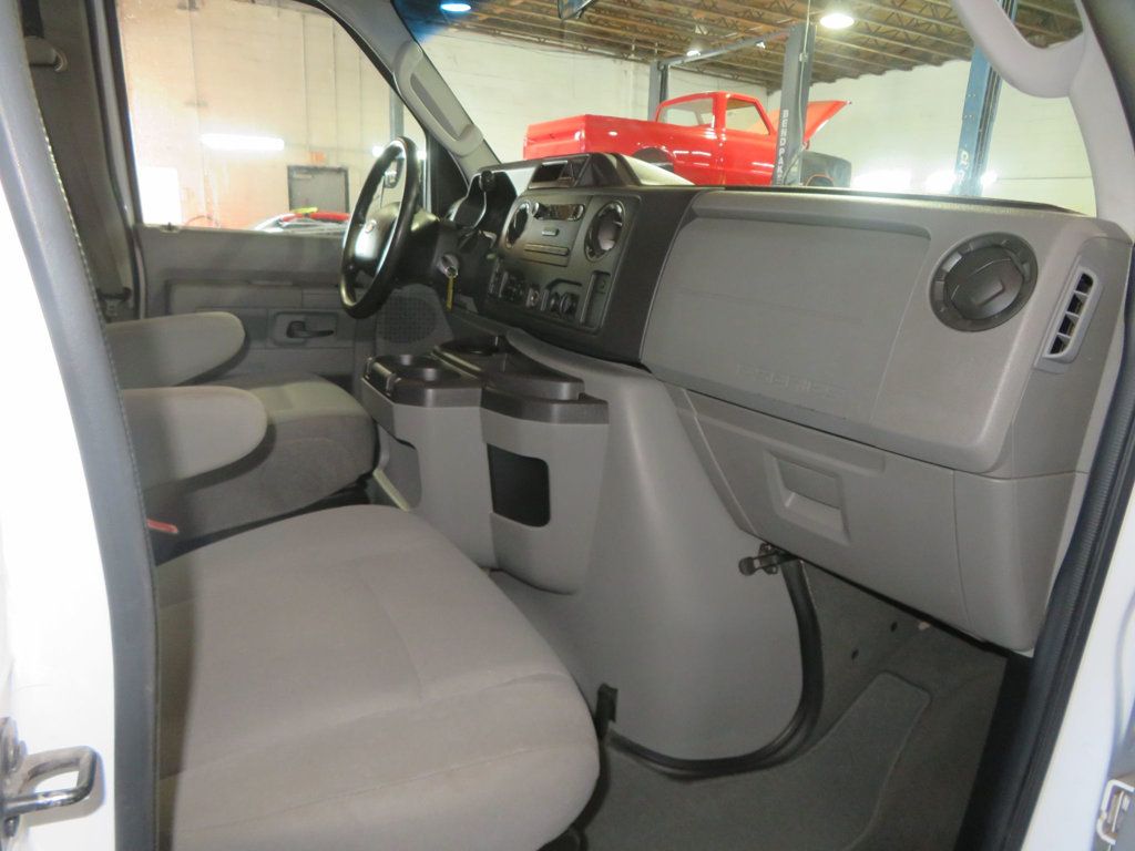 2011 Ford E-350 1OWNER EXTRA CLEAN 12 PASSENGER VAN LOW  MILEAGE  - 23068564 - 28
