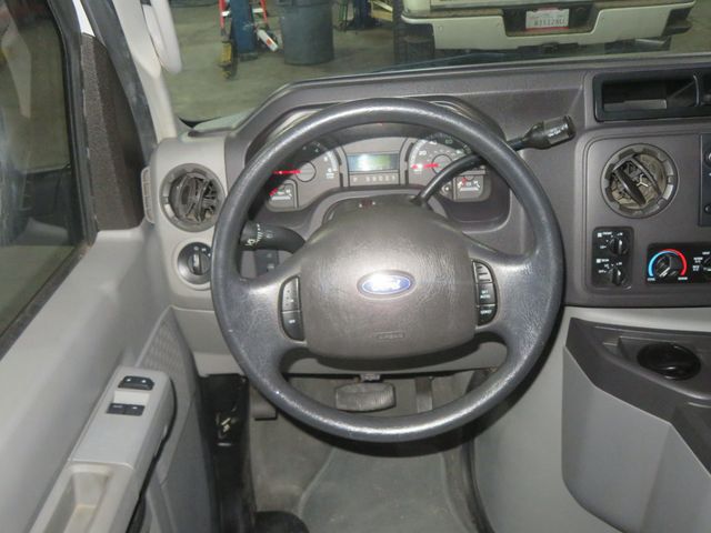 2011 Ford E-350 1OWNER EXTRA CLEAN 12 PASSENGER VAN LOW  MILEAGE  - 23068564 - 29